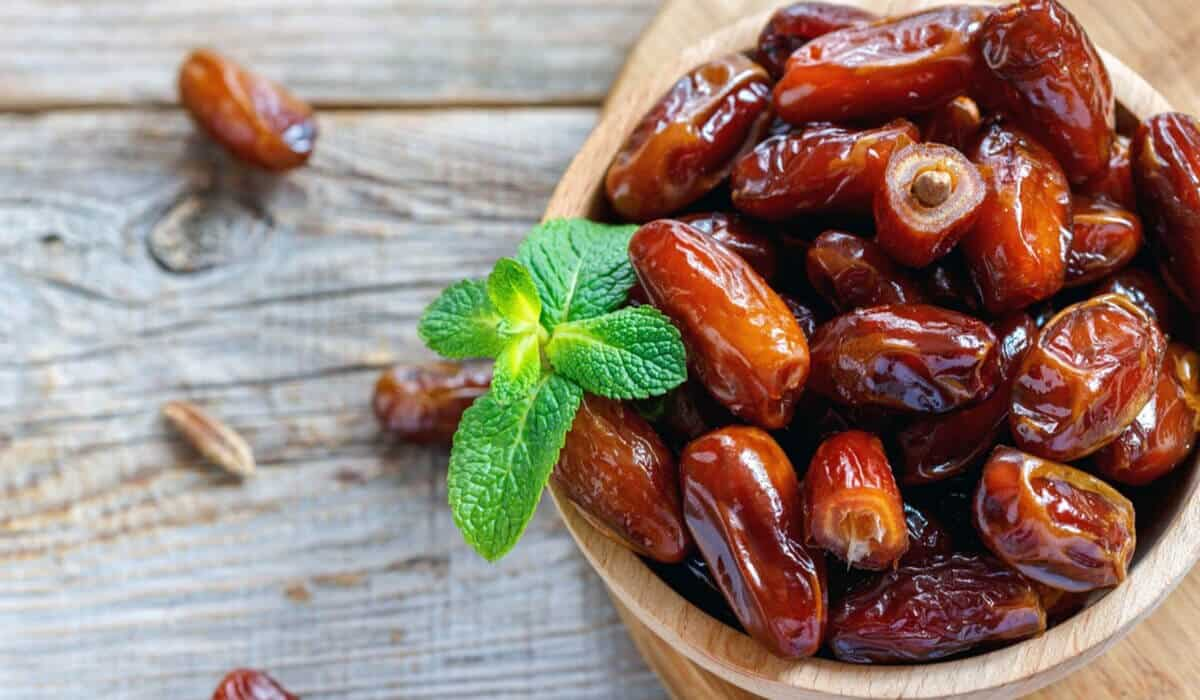  Buy the highest quality types of Wet dates at a cheap price 