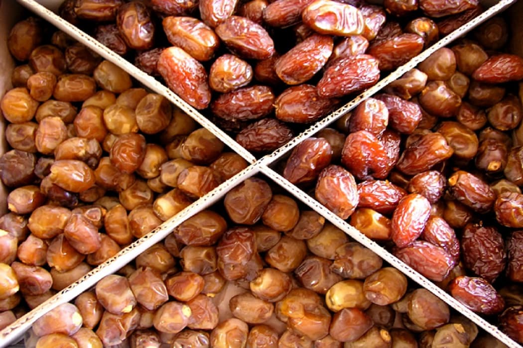  Buy All Kinds of Kalmi Dates at the Best Price 