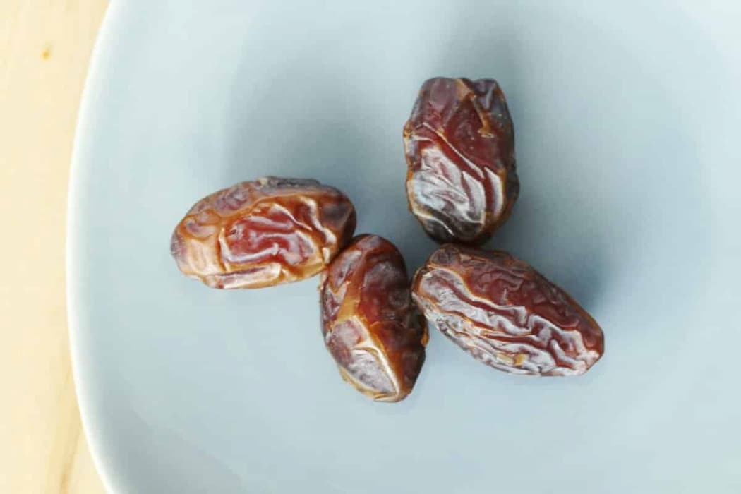  Buy All Kinds of Kalmi Dates at the Best Price 